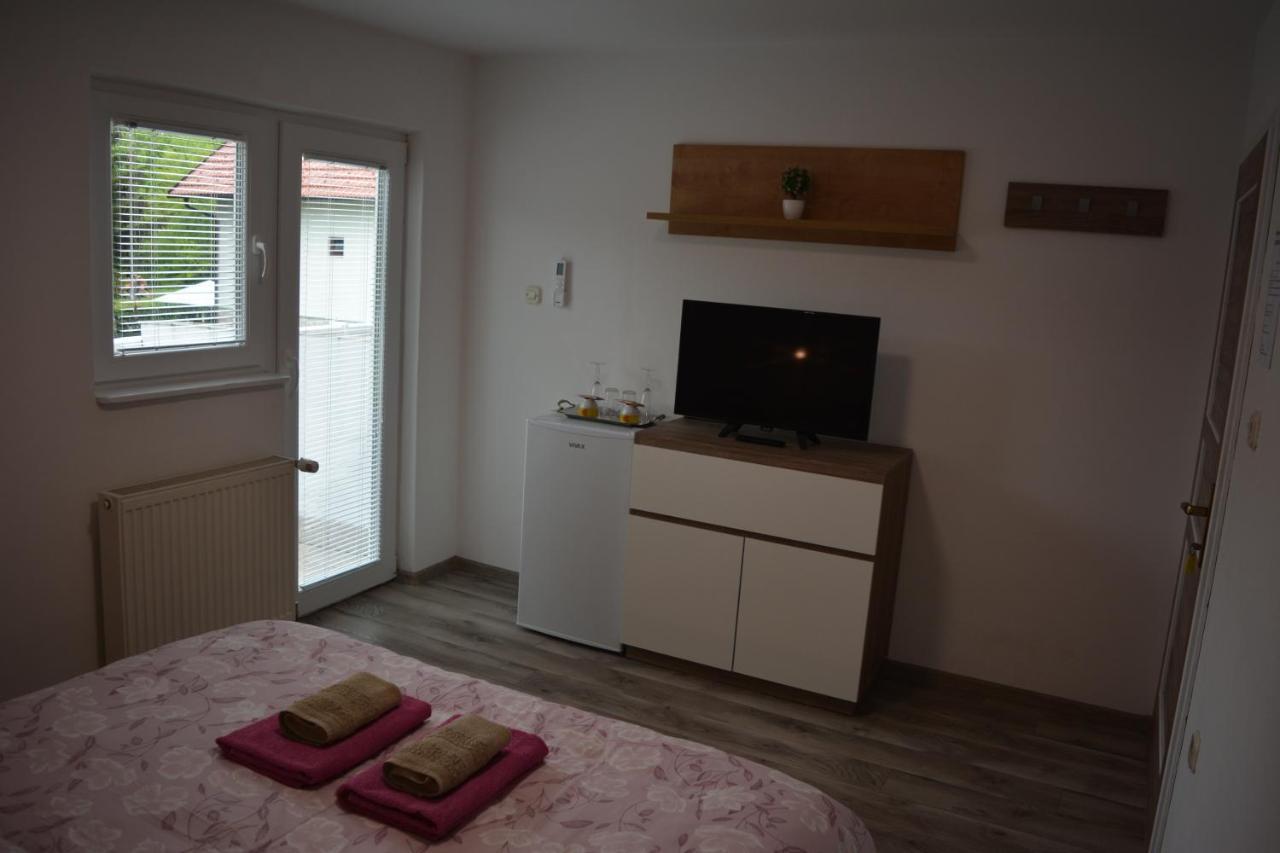 Rooms Lucijana Езерца Экстерьер фото