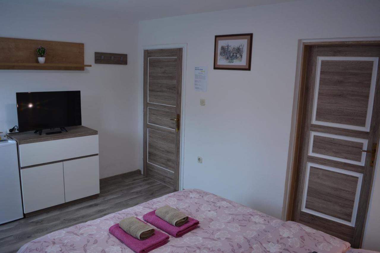 Rooms Lucijana Езерца Экстерьер фото