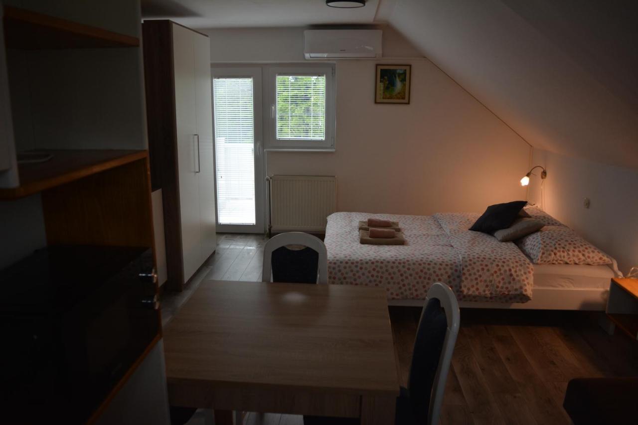 Rooms Lucijana Езерца Экстерьер фото