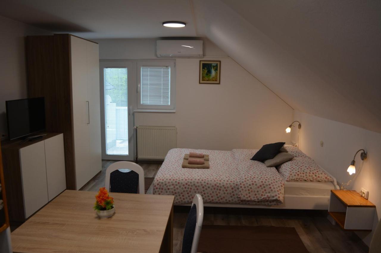 Rooms Lucijana Езерца Экстерьер фото