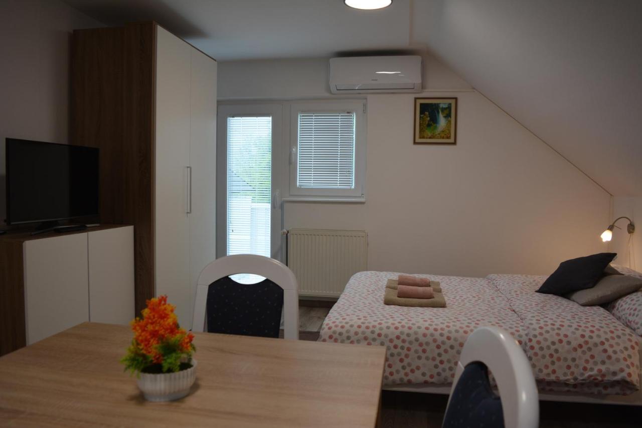 Rooms Lucijana Езерца Экстерьер фото