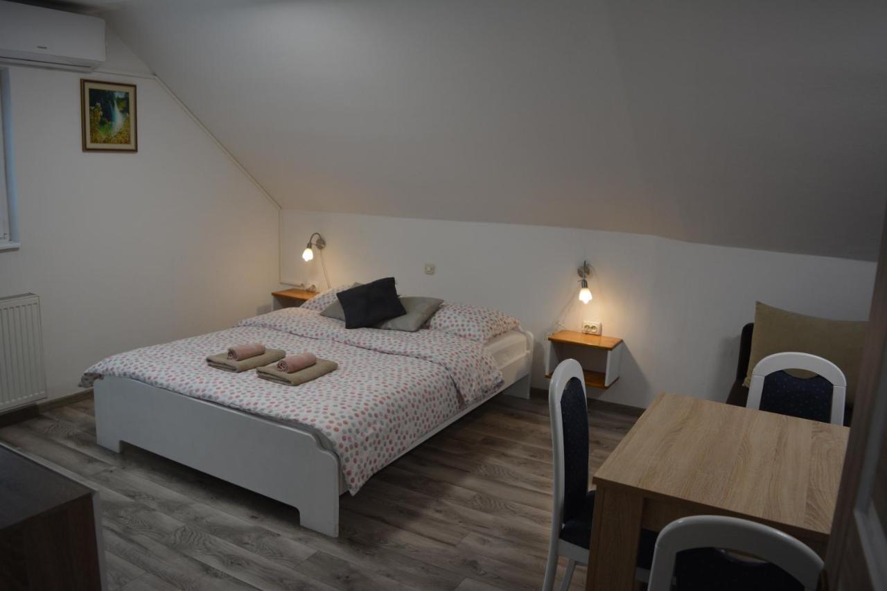 Rooms Lucijana Езерца Экстерьер фото